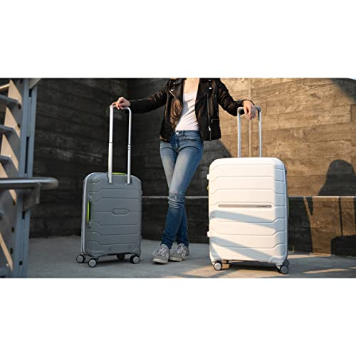 Samsonite Freeform 21-Inch Hardside Carry-On Luggage with Spinner Wheels M321762