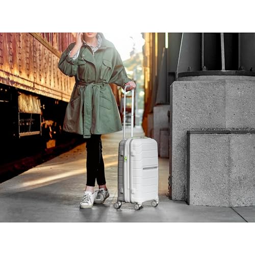 Samsonite Freeform 21-Inch Hardside Carry-On Luggage with Spinner Wheels M321762