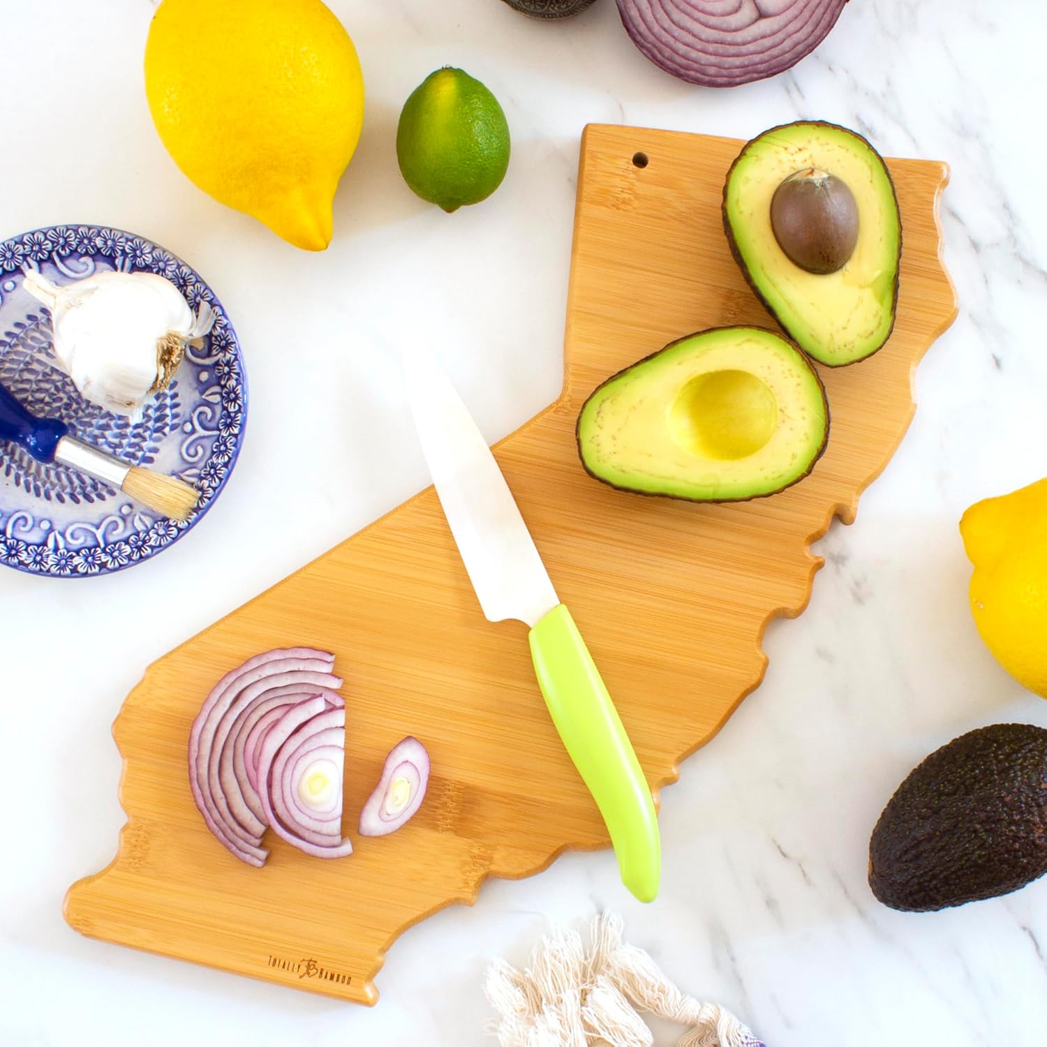 Totally Bamboo Destination California State Shaped Serving and Cutting Board K1203