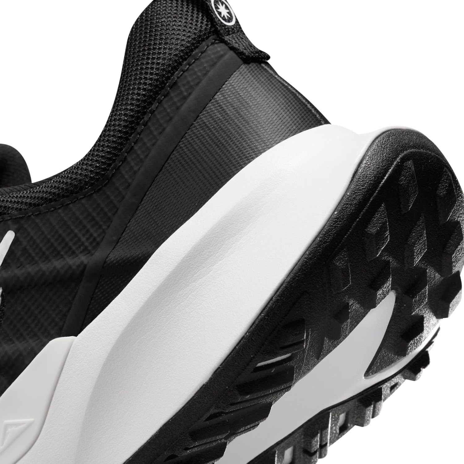 Nike Juniper Trail 2 Men's Trail-Running Shoes, Black/White U90187