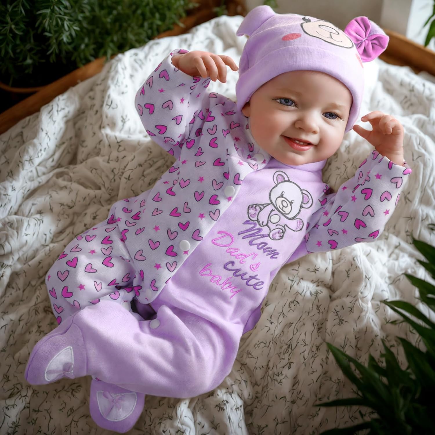 BABESIDE Lifelike Reborn Baby Dolls Leen, 20-Inch Lovely Awake Realistic-Newborn Baby Dolls Soft Body Real Life Baby Dolls Girl with Gift Box for Kids Age 3+