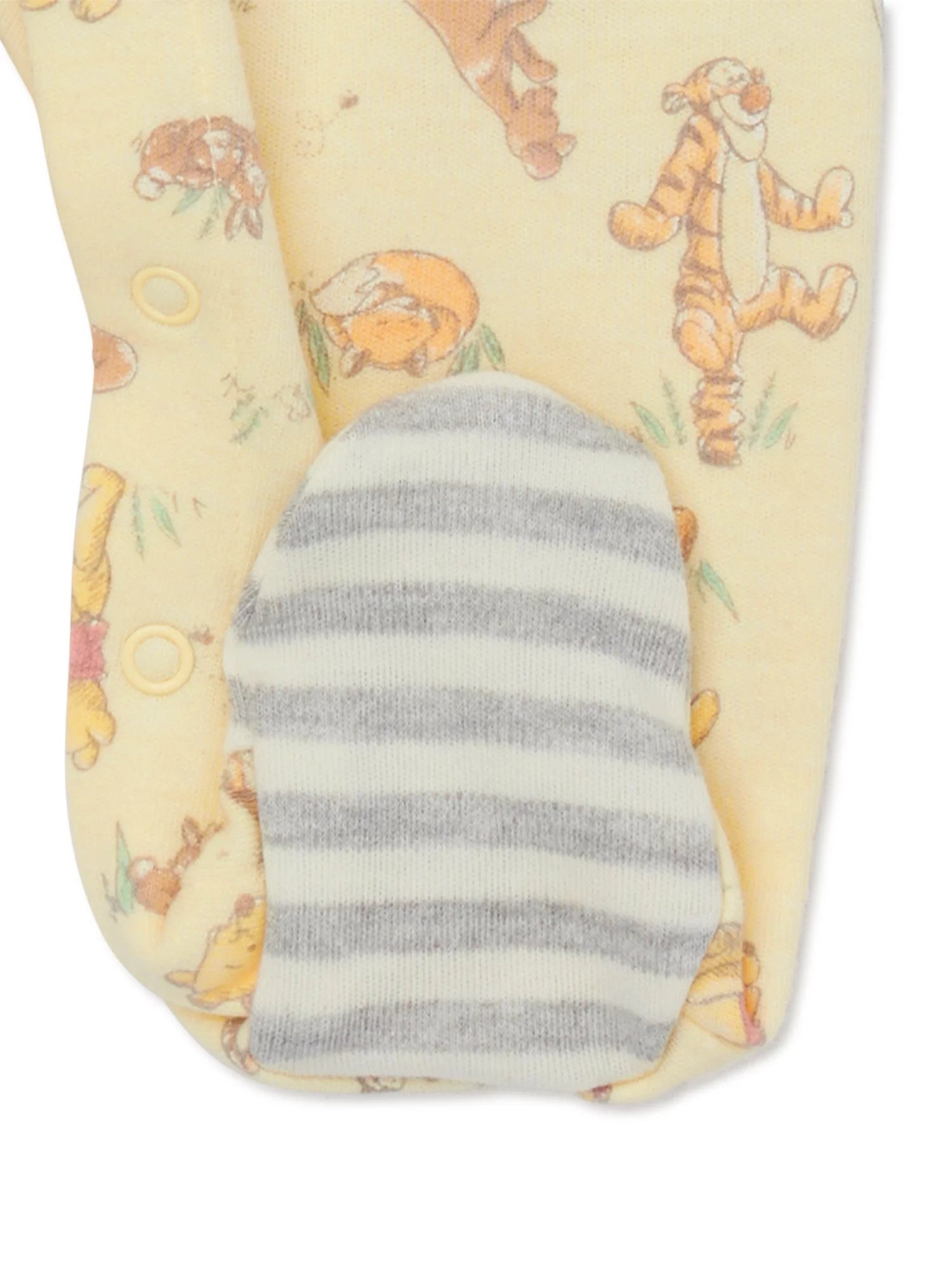 Disney Baby Winnie the Pooh Layette Gift Set, 13-Piece, Sizes NB-3/6M U664451