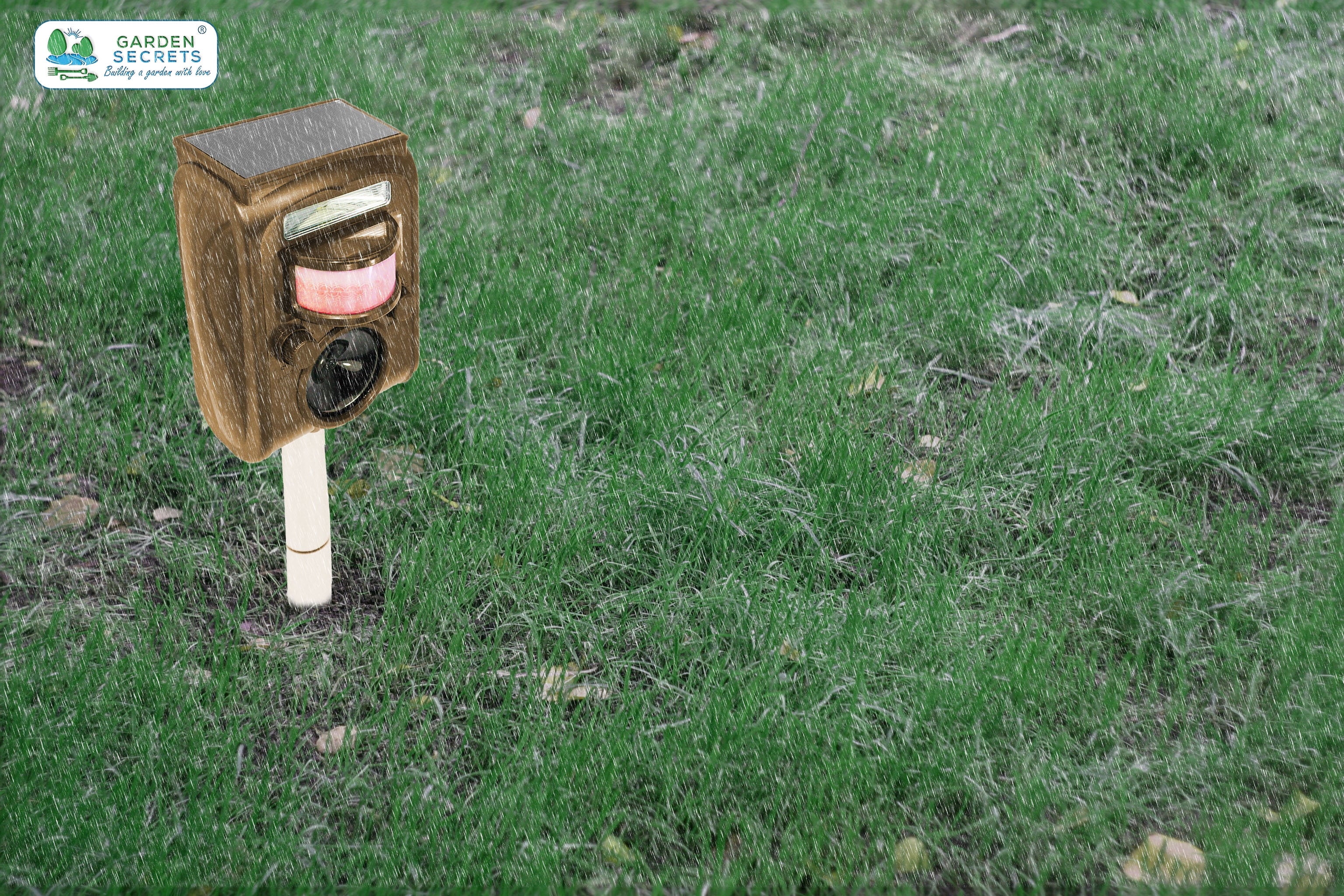 GARDEN SECRETS® Compact Solar Ultrasonic Animal Repellent M97580