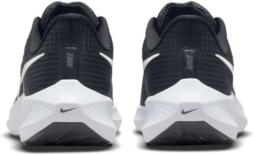 Nike Women's Classic Running Shoes, Black, 10.5 B4732
